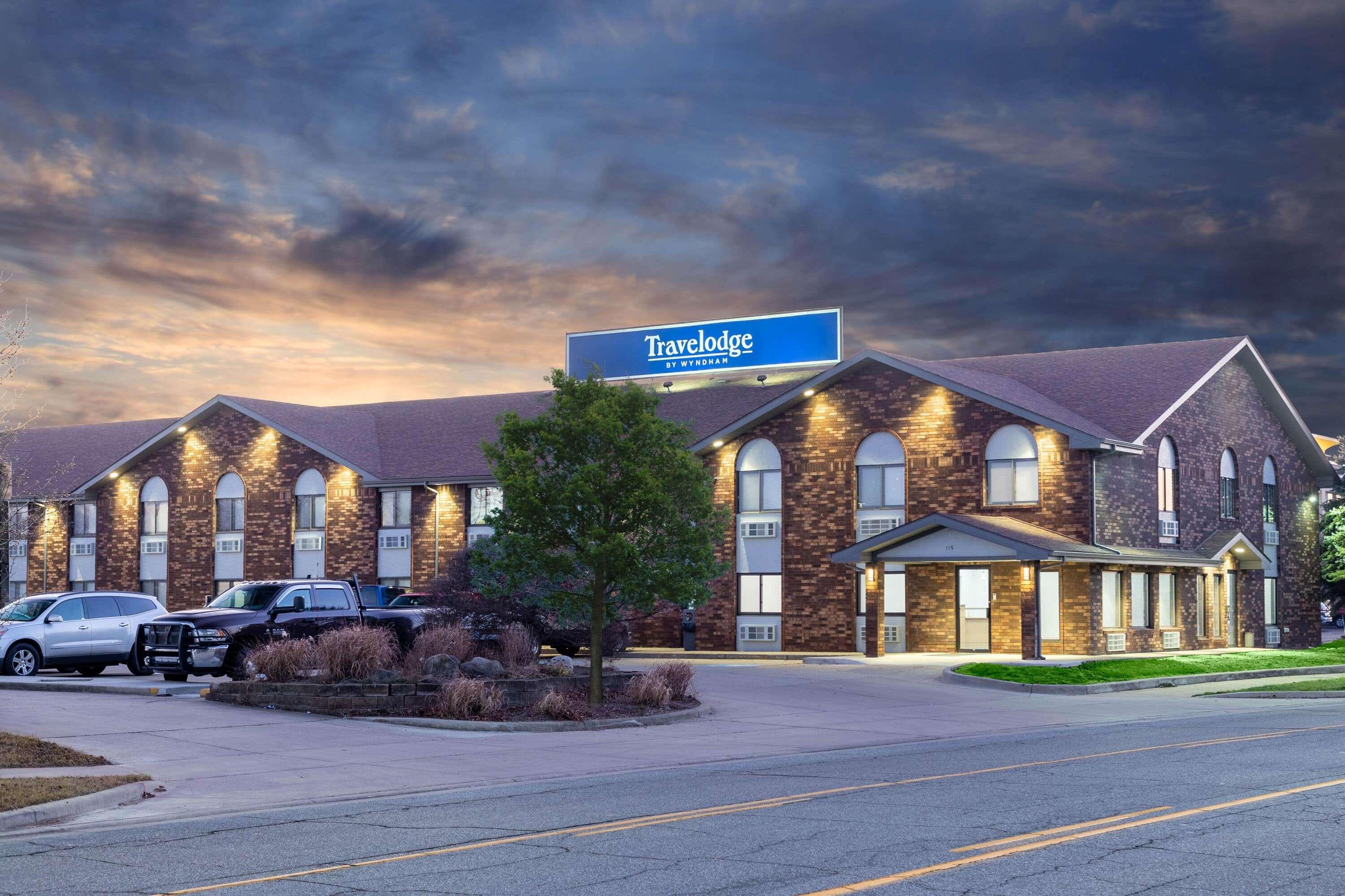 Travelodge By Wyndham Elkhart Bagian luar foto