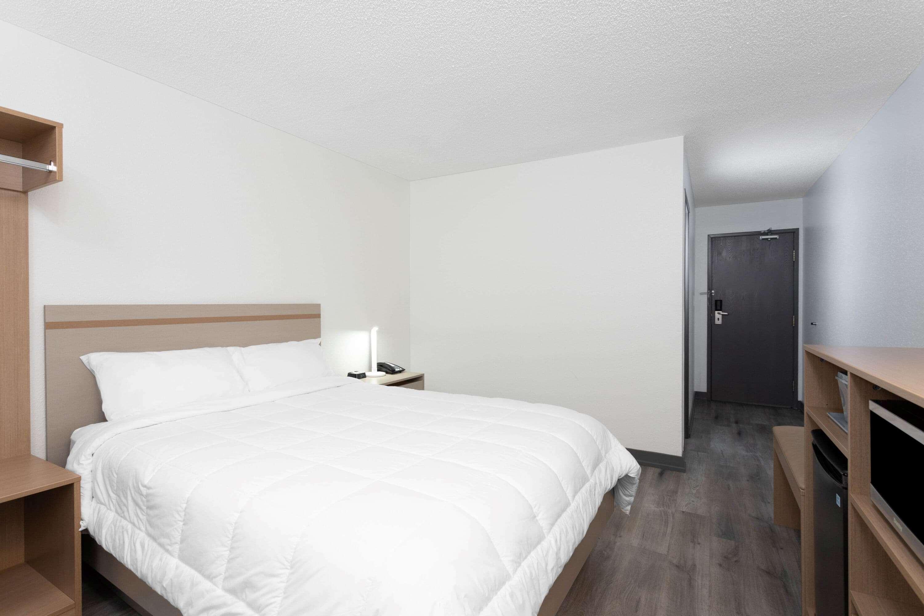 Travelodge By Wyndham Elkhart Bagian luar foto