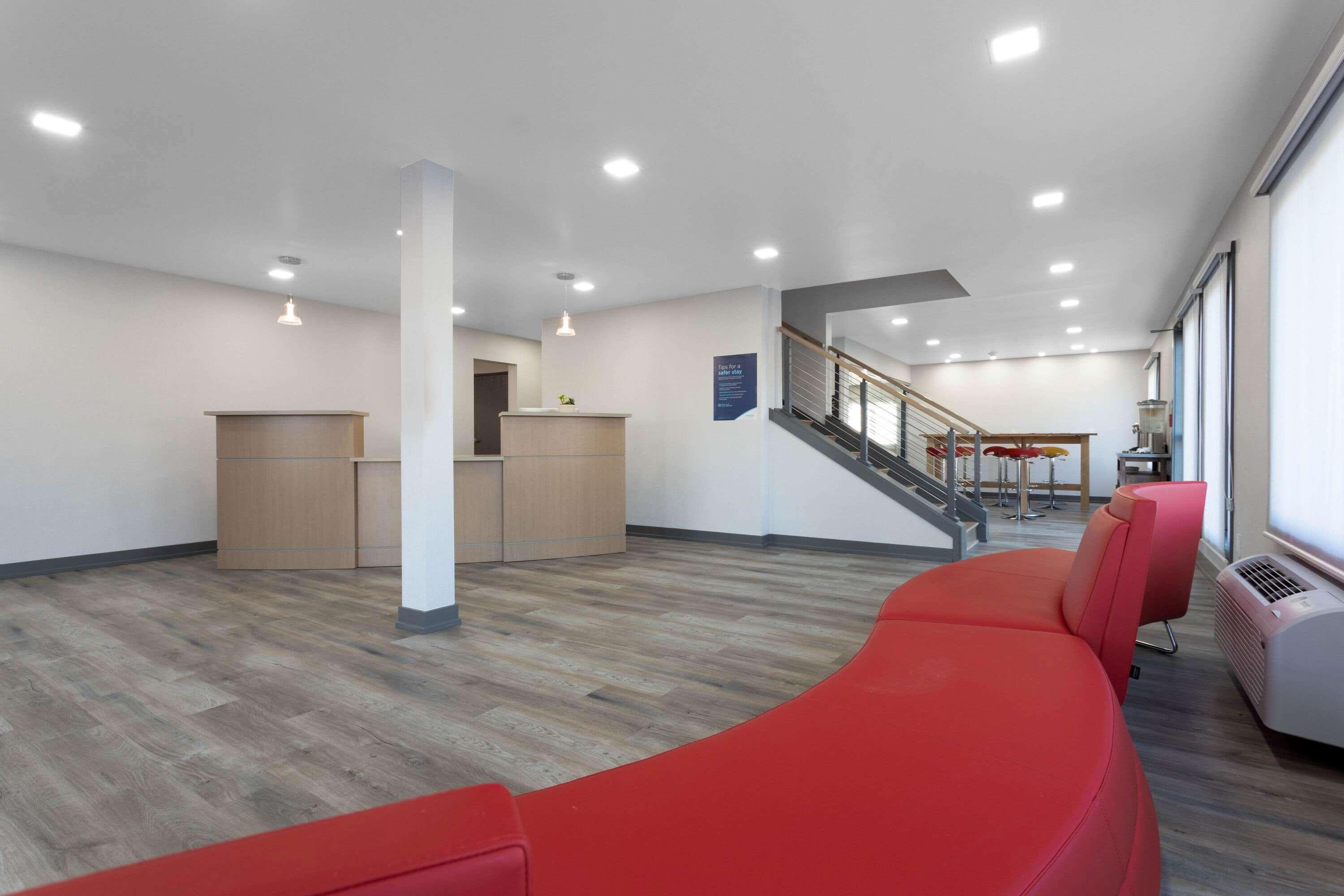 Travelodge By Wyndham Elkhart Bagian luar foto