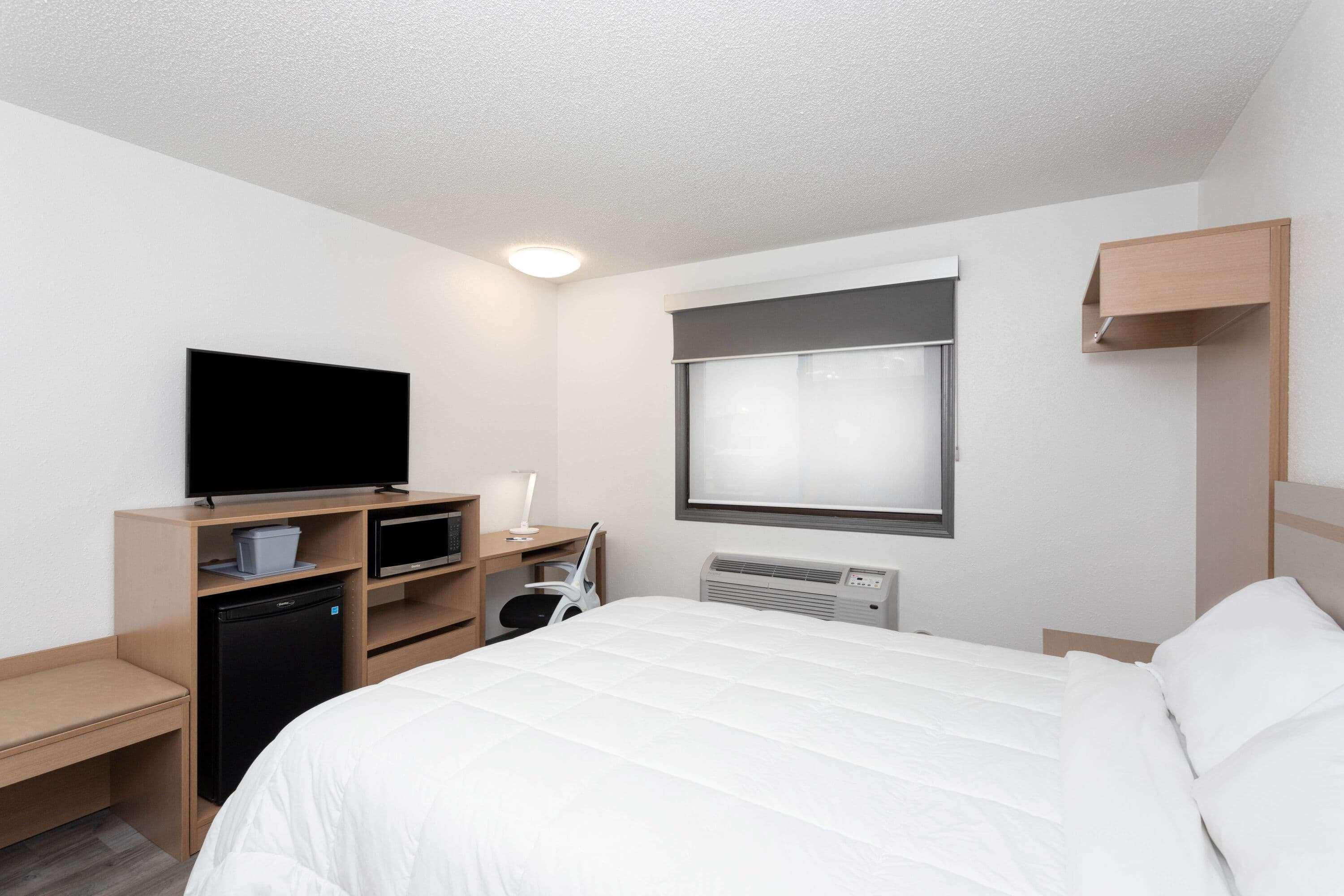Travelodge By Wyndham Elkhart Bagian luar foto